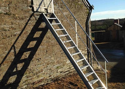 escalier métallique nozay